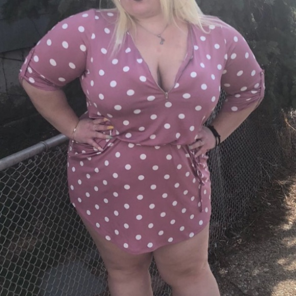 Woman’s 2xl pink white polka dot dress